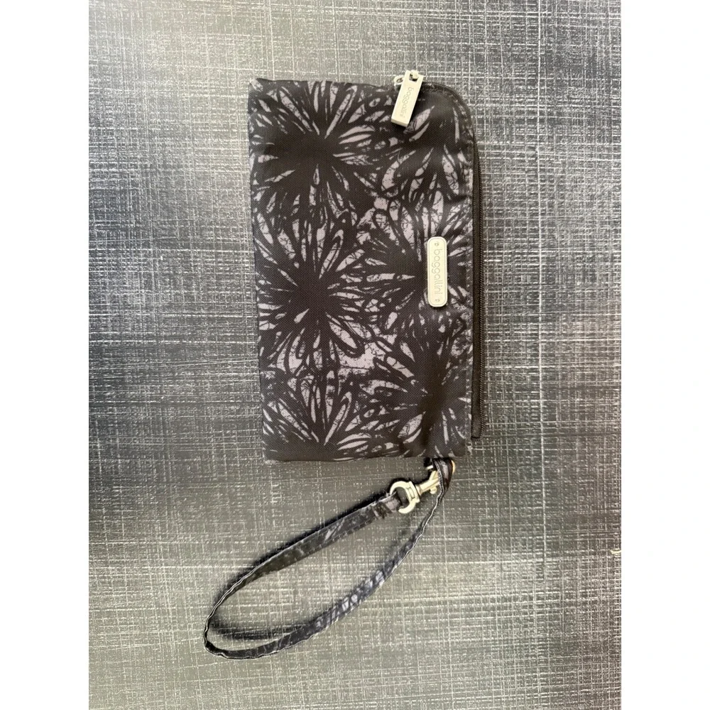 Baggallini RFID Blocking Wristlet Wallet Black Gray Floral Burst Nylon Pouch